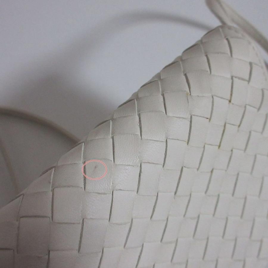 美品 BOTTEGA VENETA ボッテガヴェネタ イントレチャート レザー フラップ ミニショルダーバッグ ポシェット ホワイト 598290 レディース 古着 中古 USED 美品 BOTTEGA VENETA ボッテガヴェネタ イントレチャート レザー
