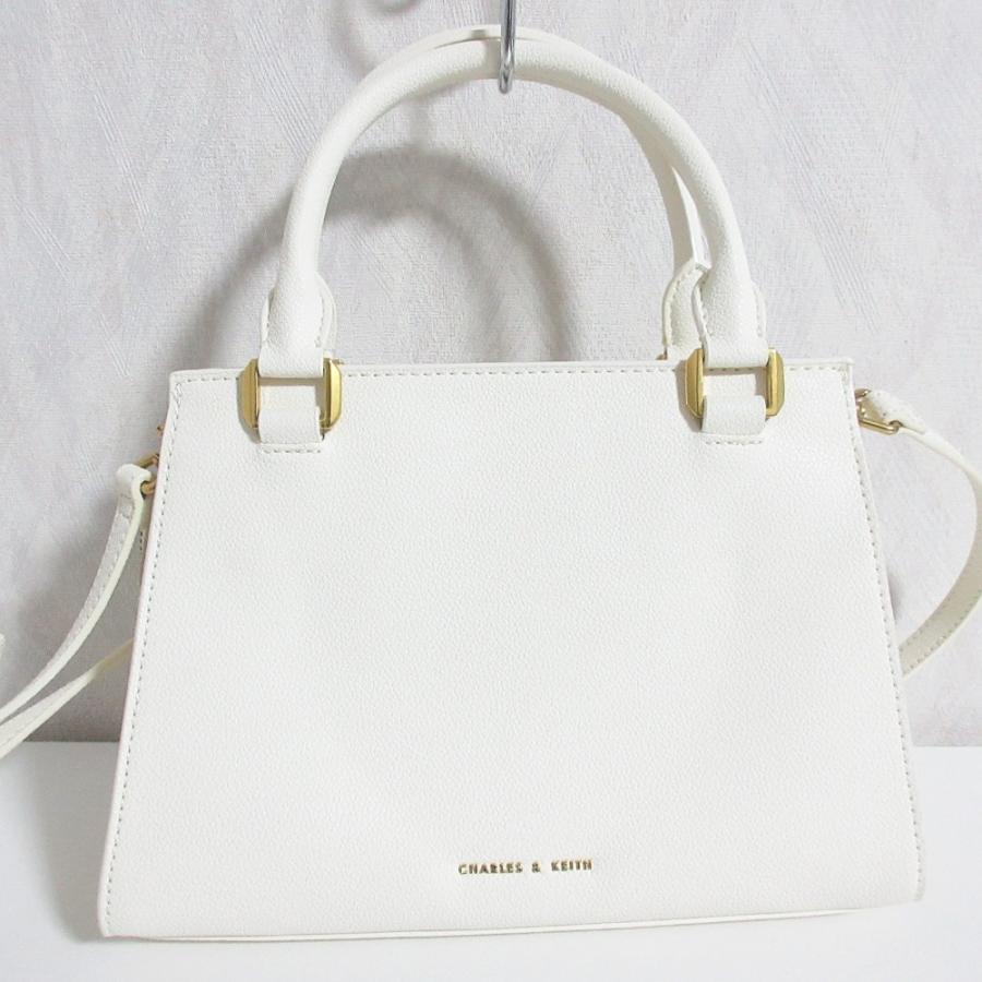 CHARLES ＆ KEITH（チャールズ&キース） 美品 CHARLES & KEITH 