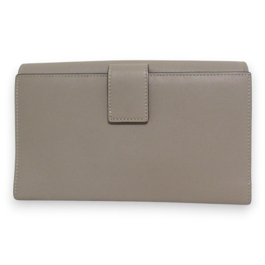 FENDI（フェンディ） 新品同様 ピーカブー レザー 二つ折り長財布 