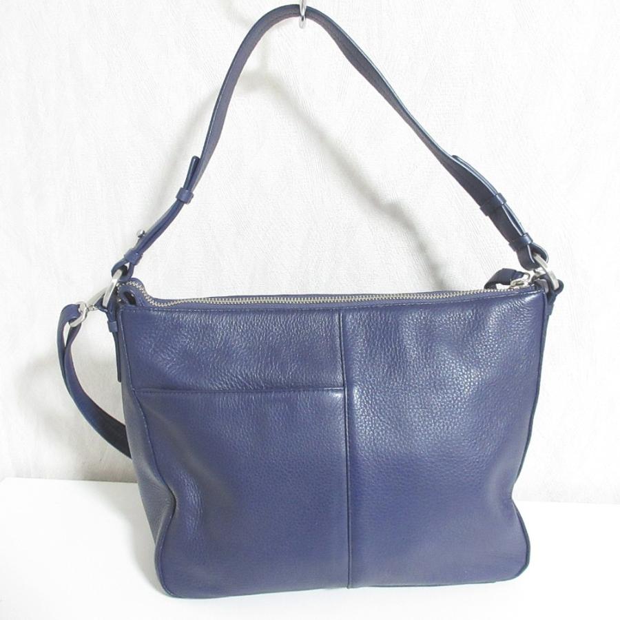 美品 RADLEY LONDON ラドリー レザー スコティッシュテリアチャーム 