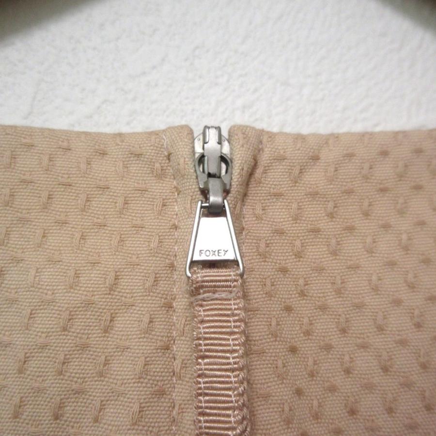 FOXEY ノースリーブひざ丈ワンピース ベージュ・ブラウン 40サイズ FOXEY ノースリーブひざ丈ワンピース ベージュ・ブラウン 40