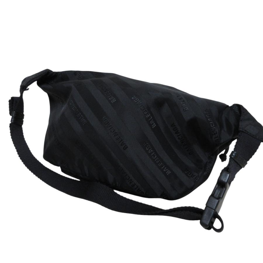 美品　バレンシアガ　ボディバッグ　黒　ナイロン　ロゴ BALENCIAGA（バレンシアガ） 美品 ロゴ ナイロンキャンバス ボディ