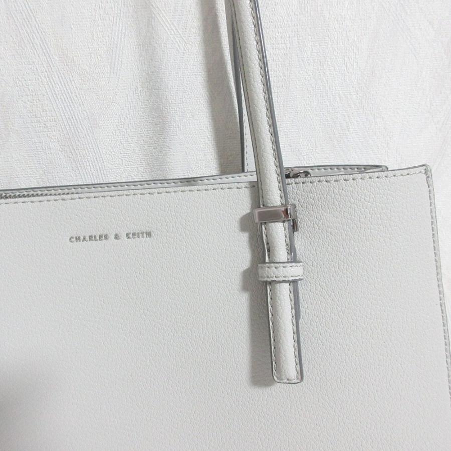 CHARLES ＆ KEITH（チャールズ&キース） 美品 CHARLES & KEITH