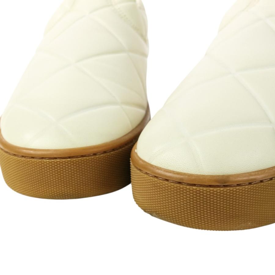 美品 BOTTEGA VENETA ボッテガヴェネタ QUILTED NAPPA エンボス 