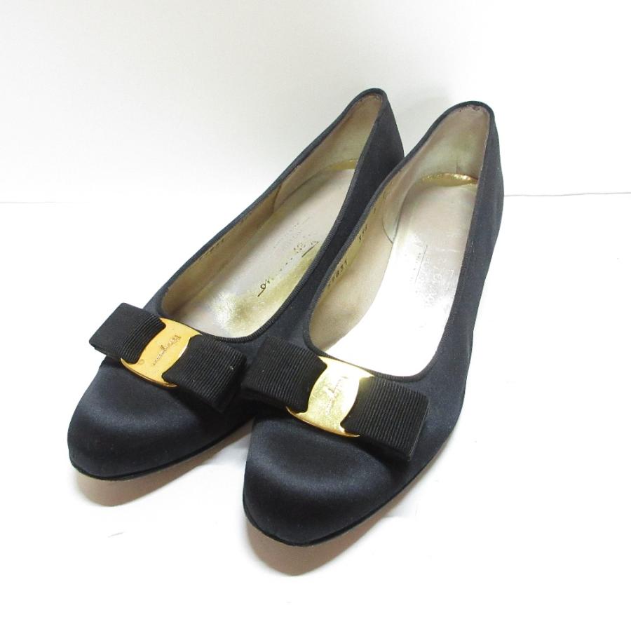Salvatore Ferragamo サルヴァトーレフェラガモ ヴァラ リボン