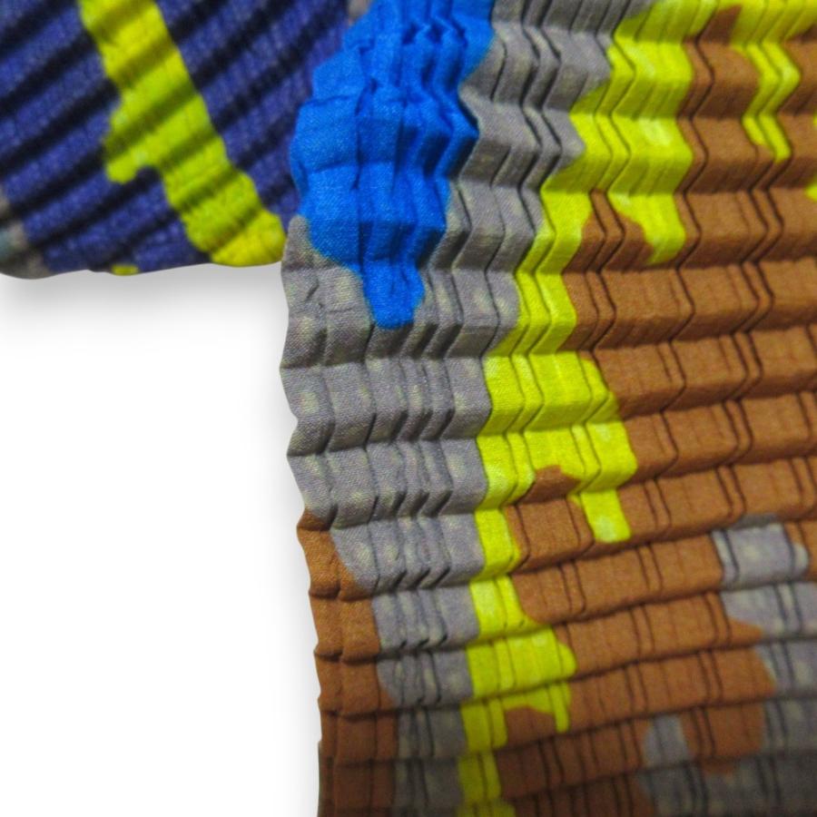 美品 ISSEY MIYAKE イッセイミヤケ 総柄プリント プリーツ ショートスリーブ ブラウス カットソー IM84-FJ671 Mサイズ マルチカラー レディース 古着 中古 USED ISSEY MIYAKE（イッセイミヤケ） 美品 総柄プリント プリーツ ショート
