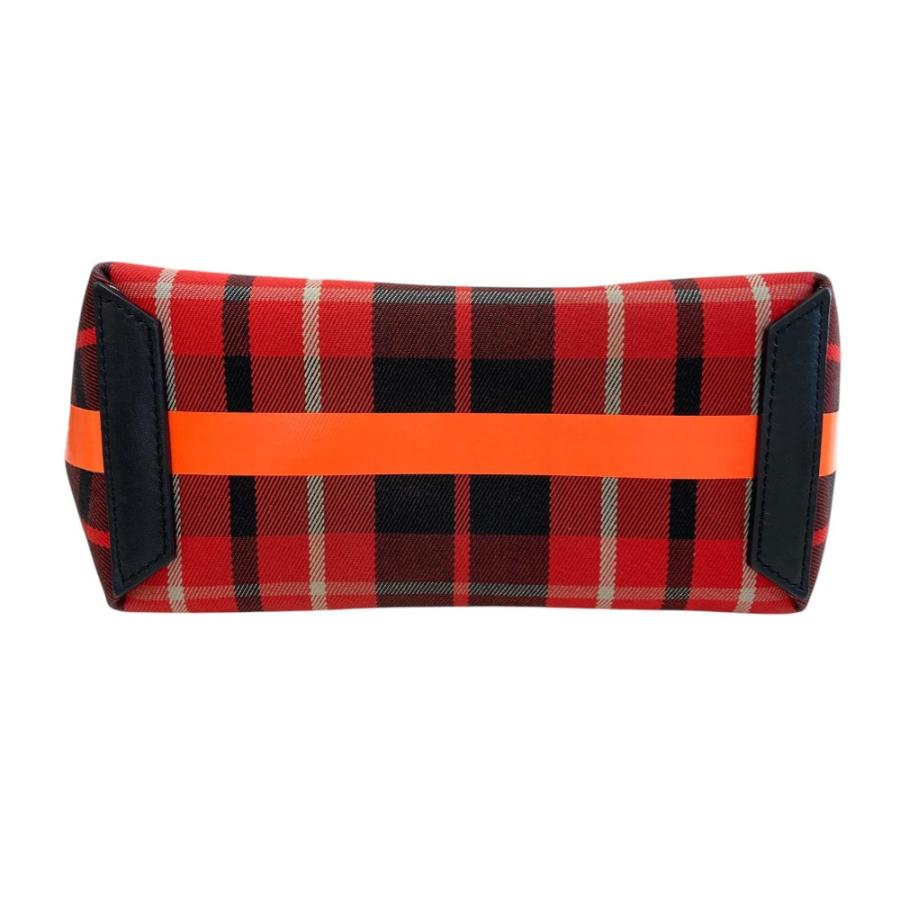 BURBERRY チェック柄 クラッチバッグ BURBERRY（バーバリー） 新品同様 チェック柄 クラッチバッグ ポーチ