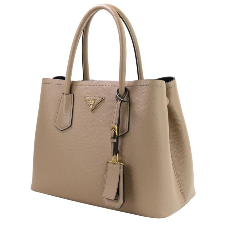PRADA（プラダ） 新品同様 サフィアーノレザー トライアングルロゴ