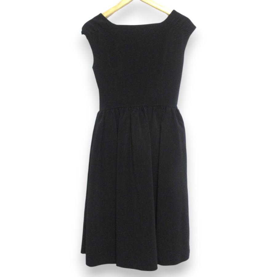 【美品】FOXEY ジップアップ フレアワンピース 美シルエット 黒 38 M 美品】FOXEY ジップアップ フレアワンピース 美シルエット 黒 38 M