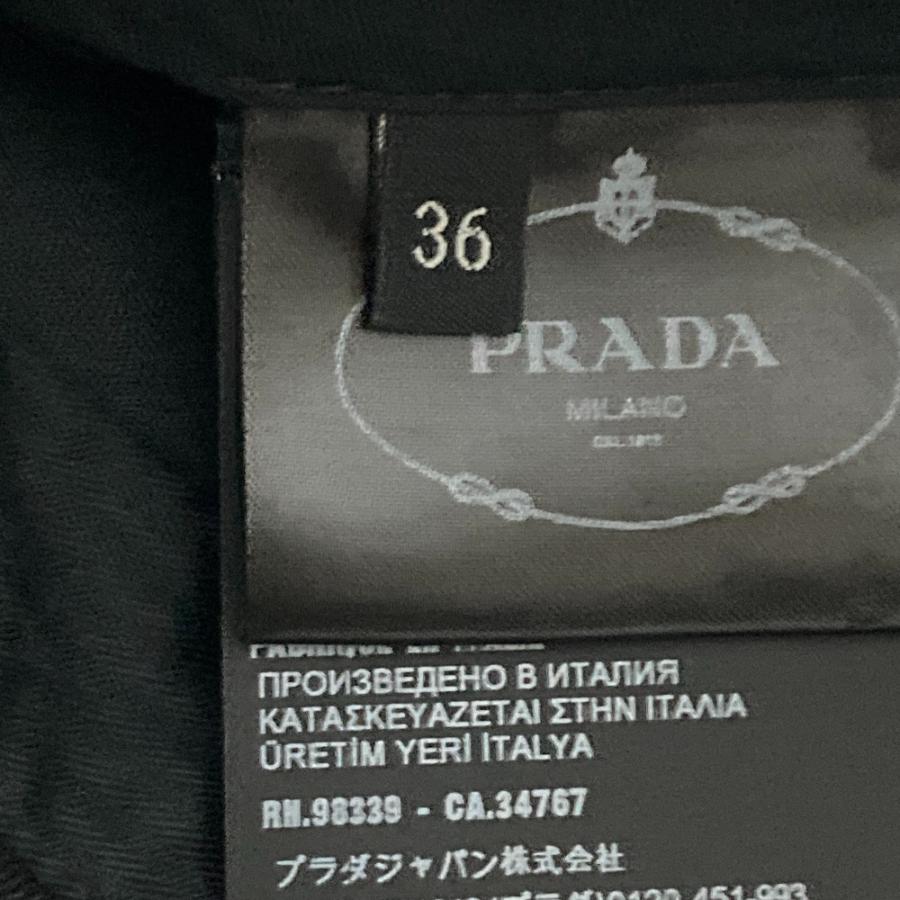 未着用品 PRADA 23年製 ショートパンツ 三角ロゴ トライアングルロゴ PRADA（プラダ） 美品 23年商品 ウールギャバジン トライアングルロゴ