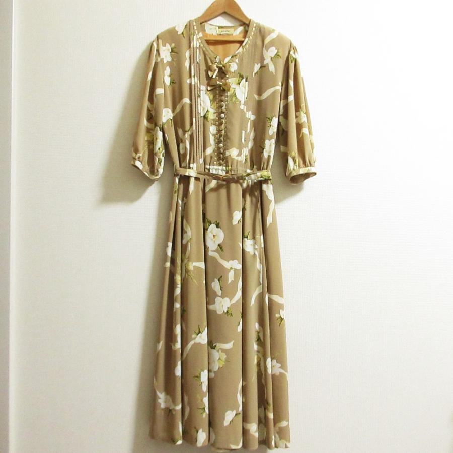 INGEBORG（インゲボルグ） 良品 フラワープリント リボン 七分袖