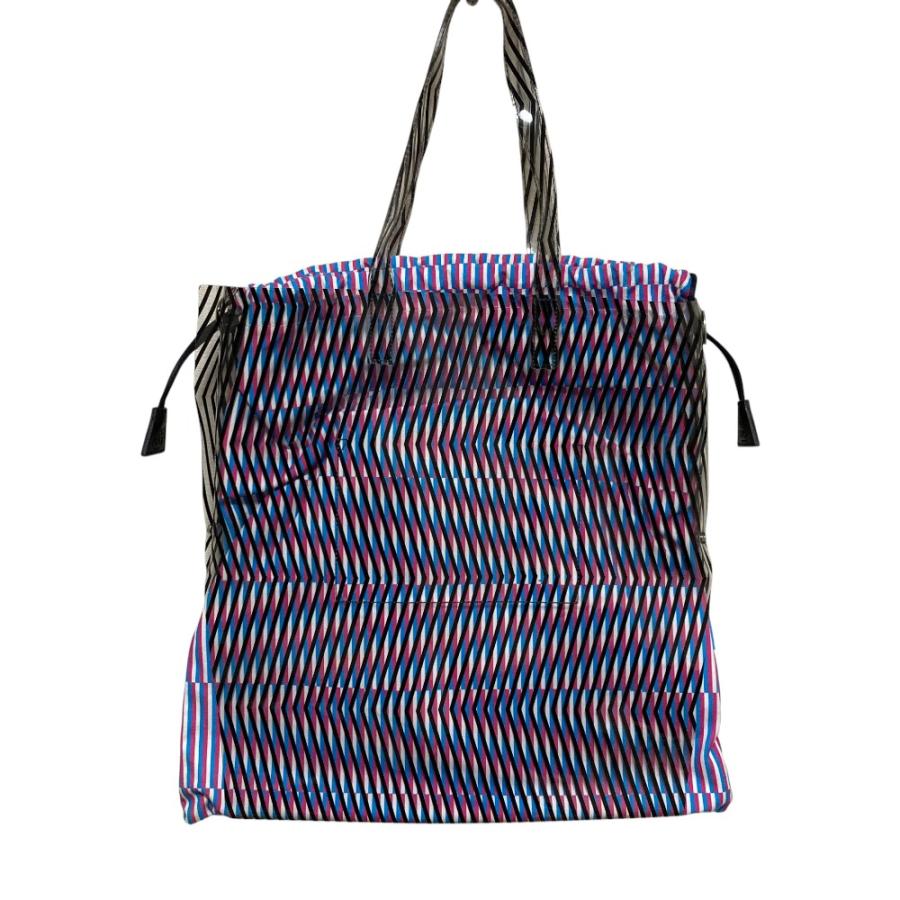PLEATS TOTE BAG – isseymiyake.com me ISSEY MIYAKE トート バッグ