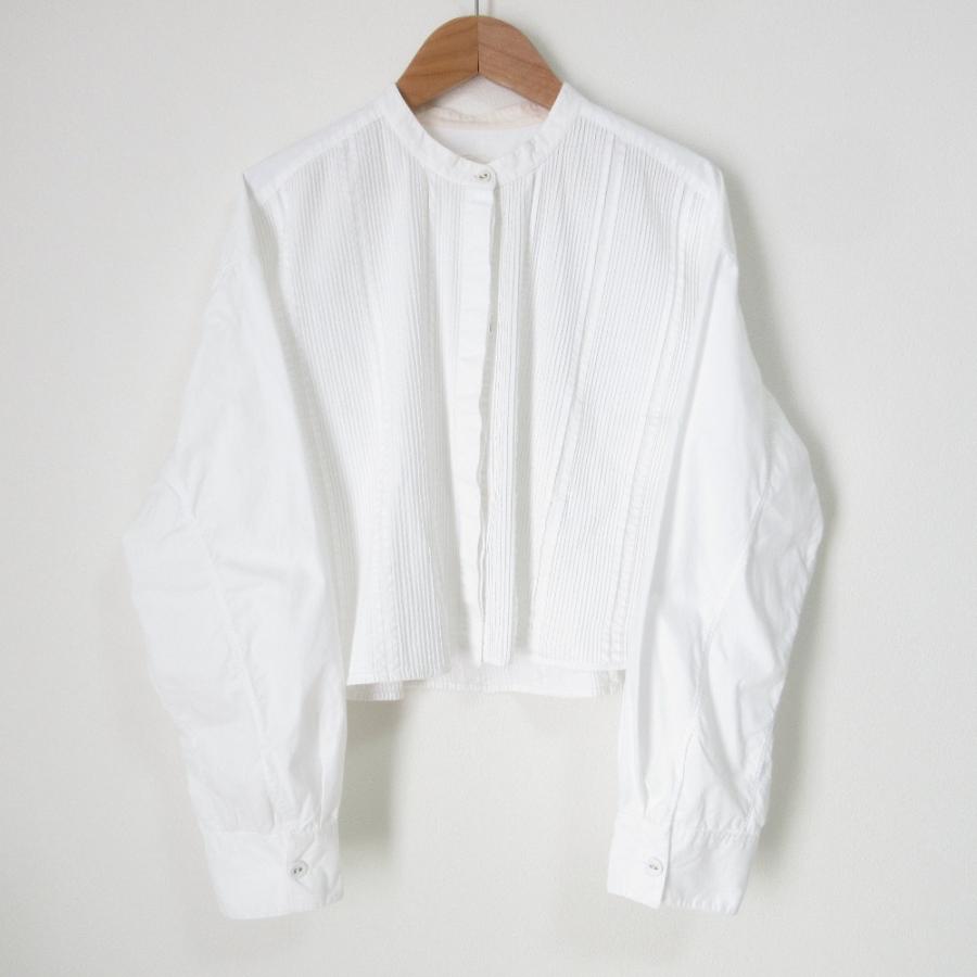 Pheeta. ストライプ ホワイト 長袖シャツ フィータ　白ブラウスノーカラー Pheeta（フィータ） 美品 23AW Pheeta Trinity ブザムシャツ ショート