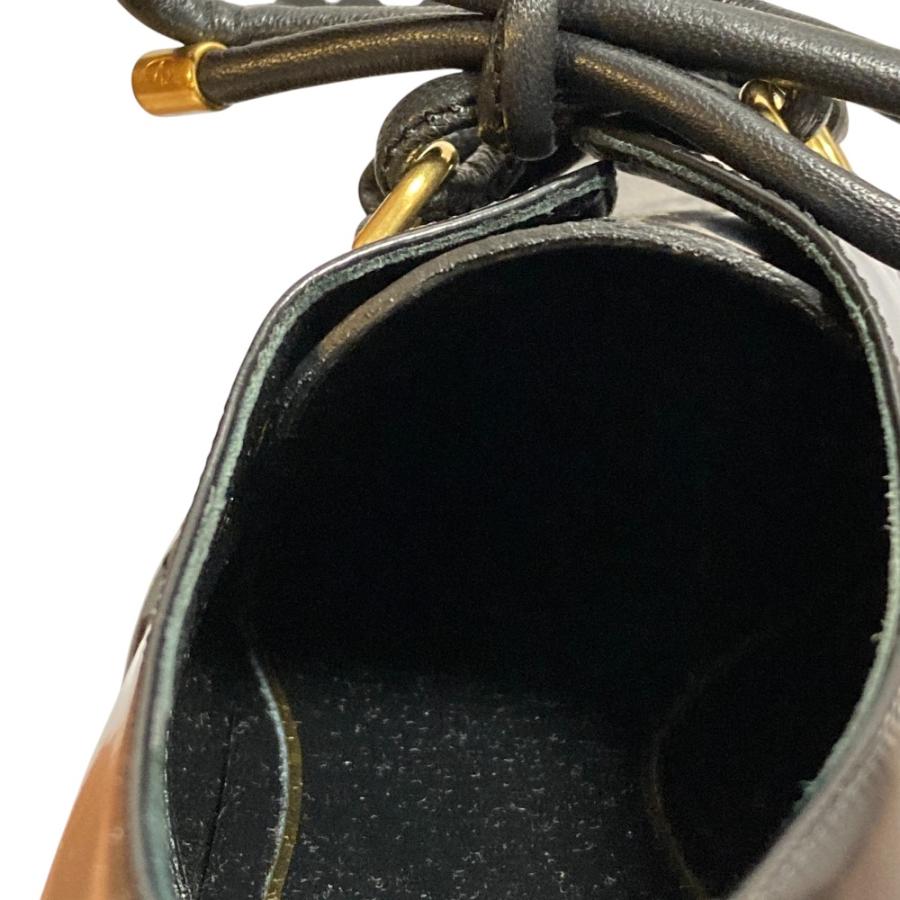 VALENTINO GARAVANI（ヴァレンティノ ガラヴァーニ） 新品同様 ロック