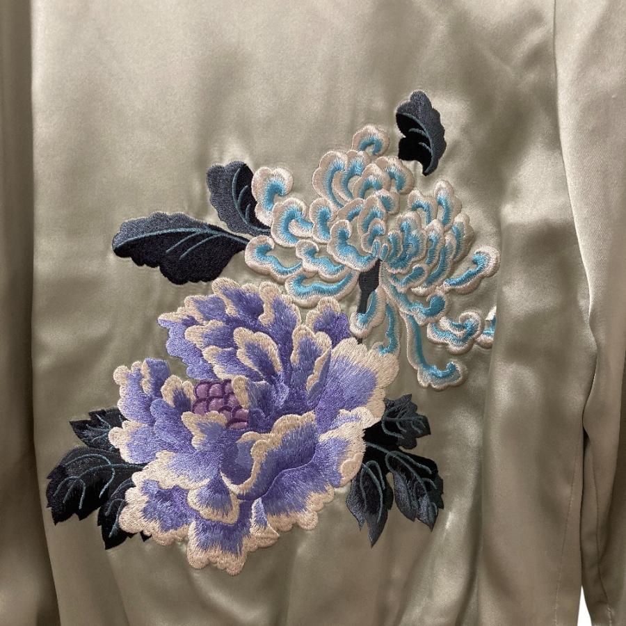 VIVIENNE TAM（ヴィヴィアンタム） 牡丹 菊 刺繍 サテン スカジャン