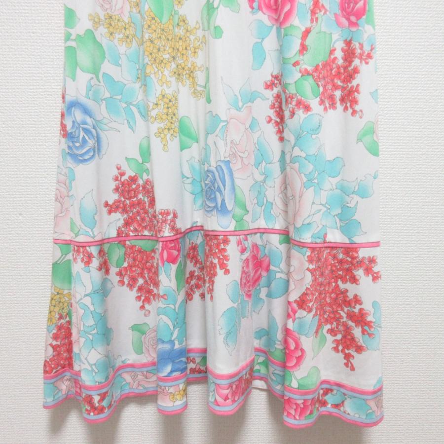 LEONARD（レオナール） 美品 カンカンストレッチ フラワープリント