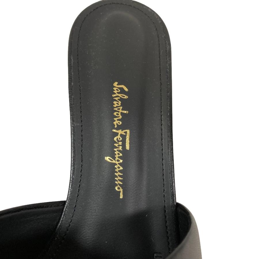 未使用 Salvatore Ferragamo サルヴァトーレフェラガモ VALERY 55