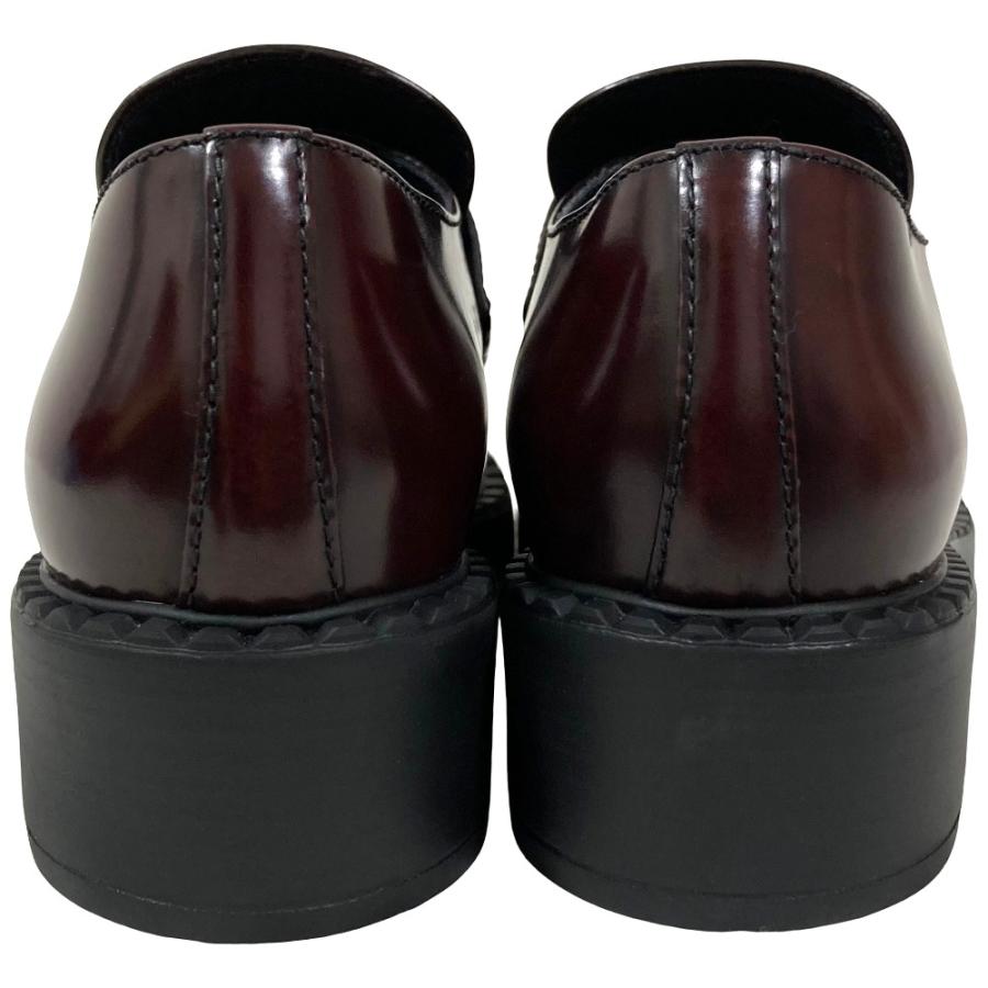 PRADA（プラダ） 新品同様 トライアングル エンブレム チョコレート