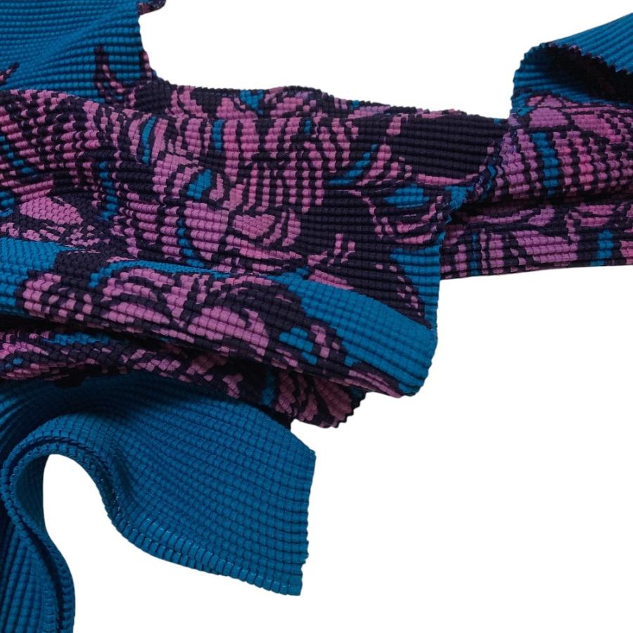 me ISSEY MIYAKE 新品同様 ミーイッセイミヤケ ハイネックプリーツ