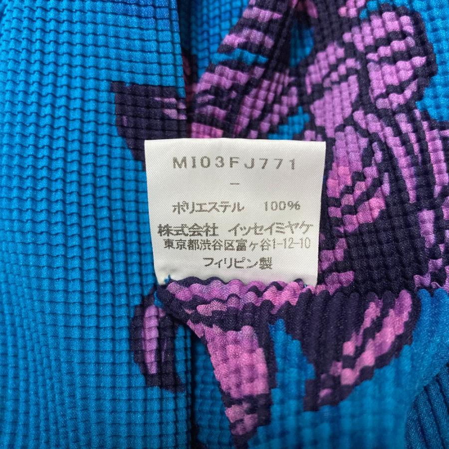 me ISSEY MIYAKE 新品同様 ミーイッセイミヤケ ハイネックプリーツ