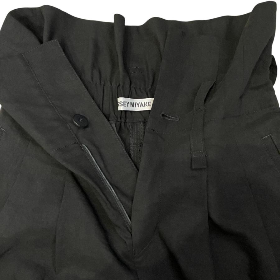 ISSEY MIYAKE（イッセイミヤケ） 美品 24AW ISSEY MIYAKE ハイウエスト