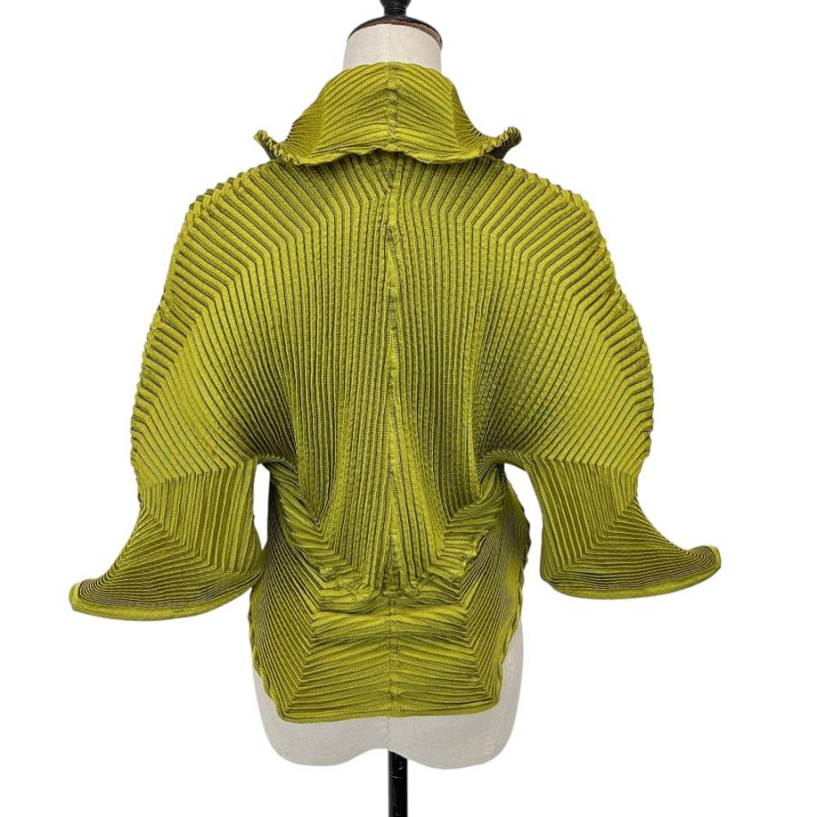 ISSEY MIYAKE（イッセイミヤケ） 新品同様 3D スチームストレッチ 