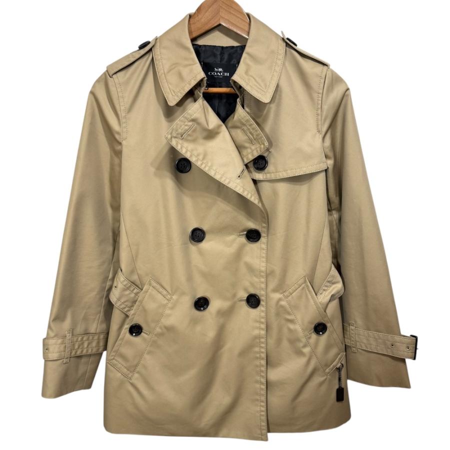 【美品】COACH ショート丈 トレンチコート ベージュ　クリーニング済み COACH（コーチ） 美品 裏地シグネチャー ベルテッド ショート トレンチ