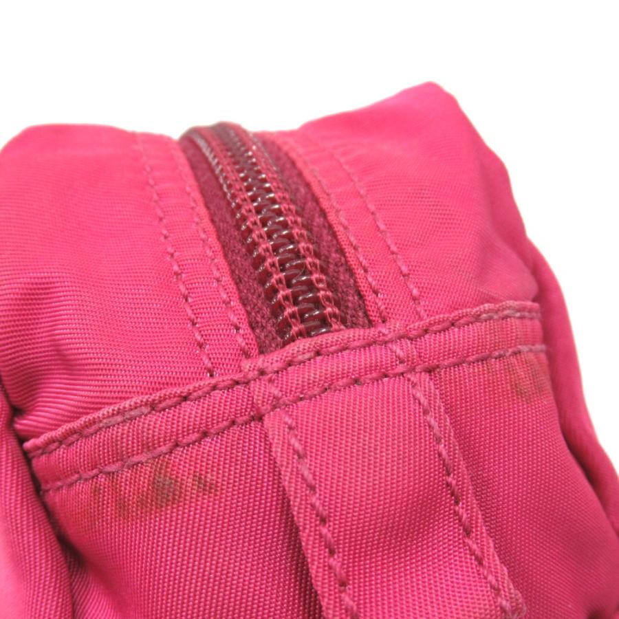 PRADA（プラダ） ナイロン ポーチ 小物入れ トライアングルロゴ 三角