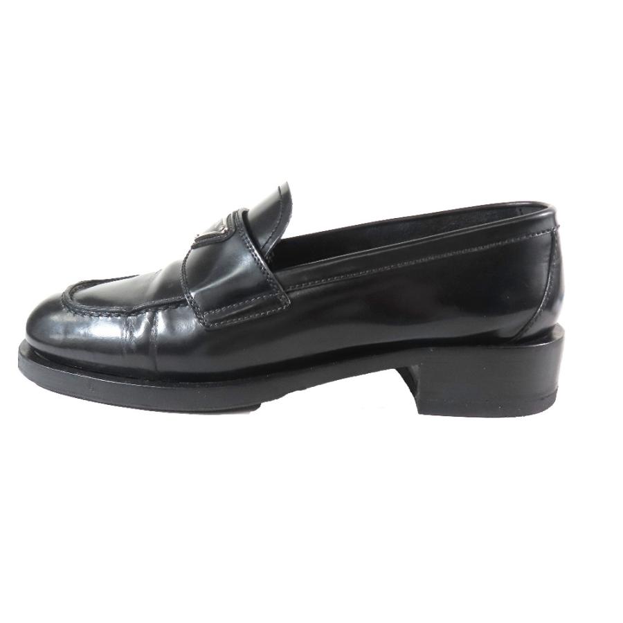 PRADA（プラダ） 美品 トライアングルロゴプレート ブラッシュドレザー 