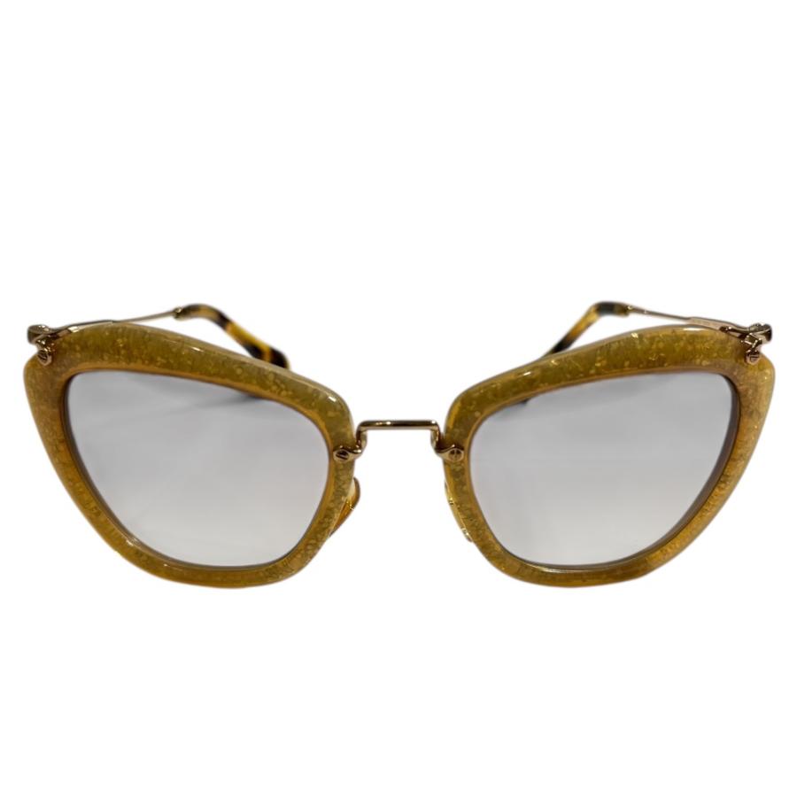 MIUMIUサングラス キャットアイ 黒×ゴールド 中古　美品 miu miu（ミュウミュウ） 美品 キャットアイ ラメ サングラス アイ