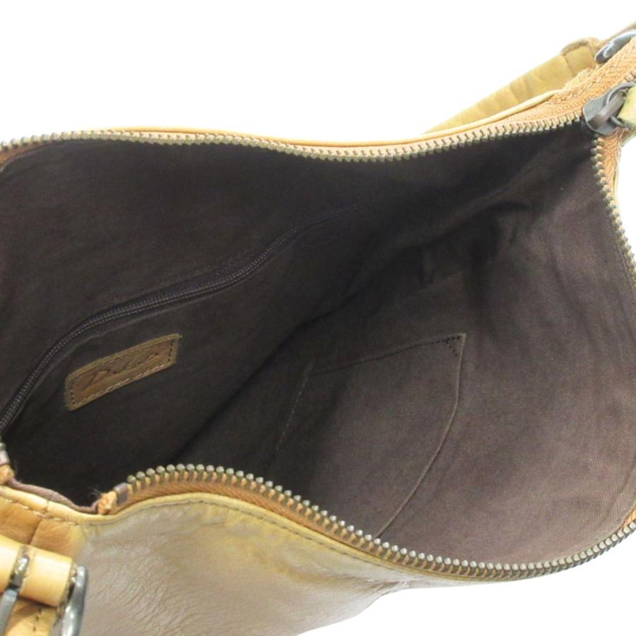美品 Dakota ダコタ レザー ショルダー バッグ 鞄 ロゴ 型押し ベージュ メンズ レディース 古着 中古 USED Dakota（ダコタ） 美品 レザー ショルダー バッグ 鞄 ロゴ 型押し