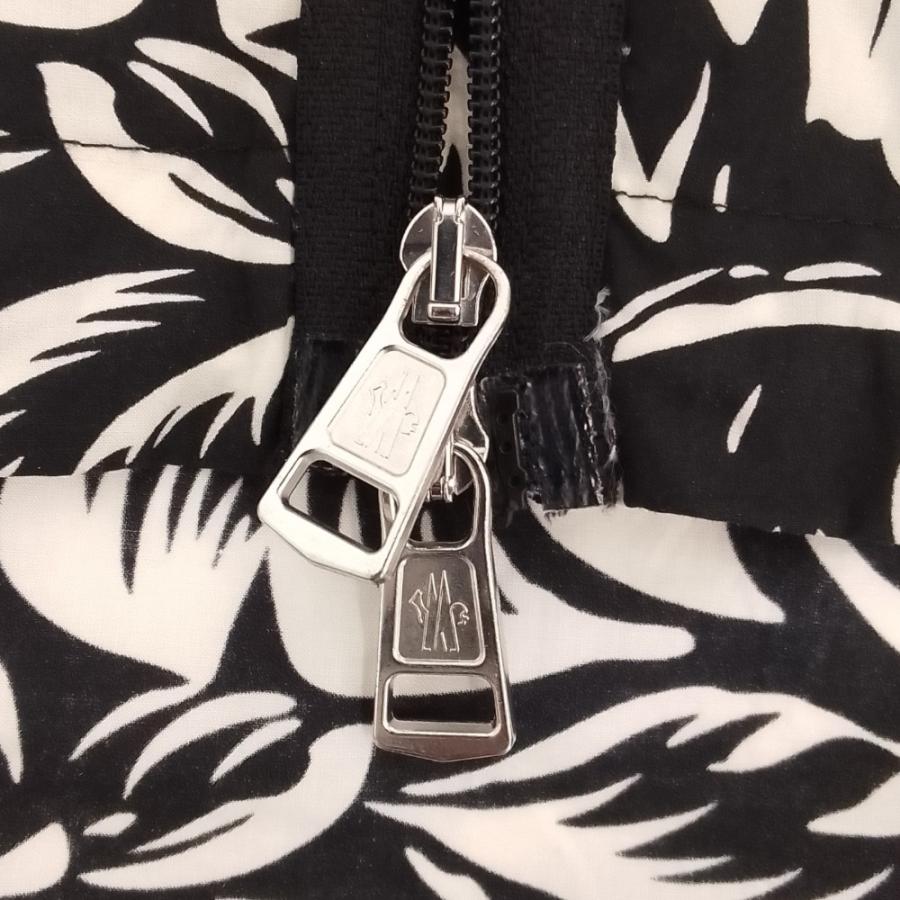 MONCLER（モンクレール） 美品 EBIZO ボタニカル柄 ジップアップ