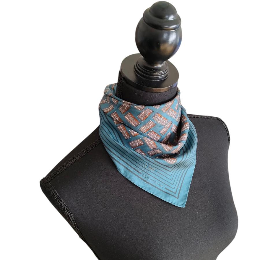 LOUIS VUITTON（ルイ・ヴィトン） 美品 シルク100％ トランク柄