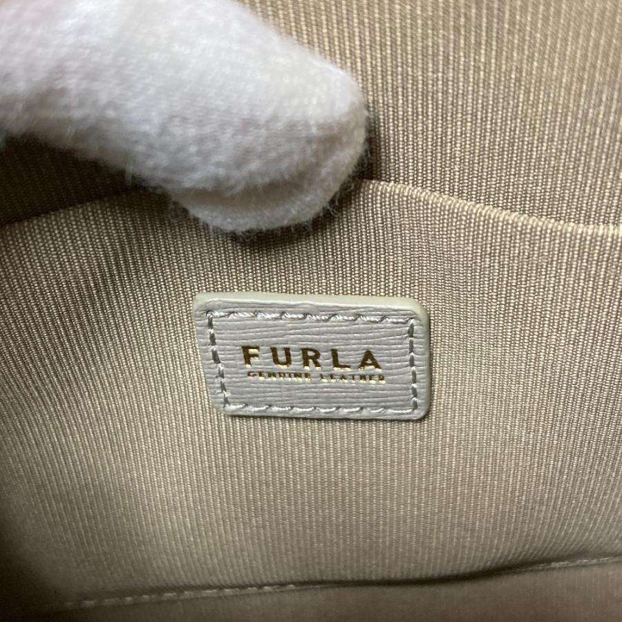 FURLA（フルラ） 新品同様 パイパー レザー ショルダーバッグ 