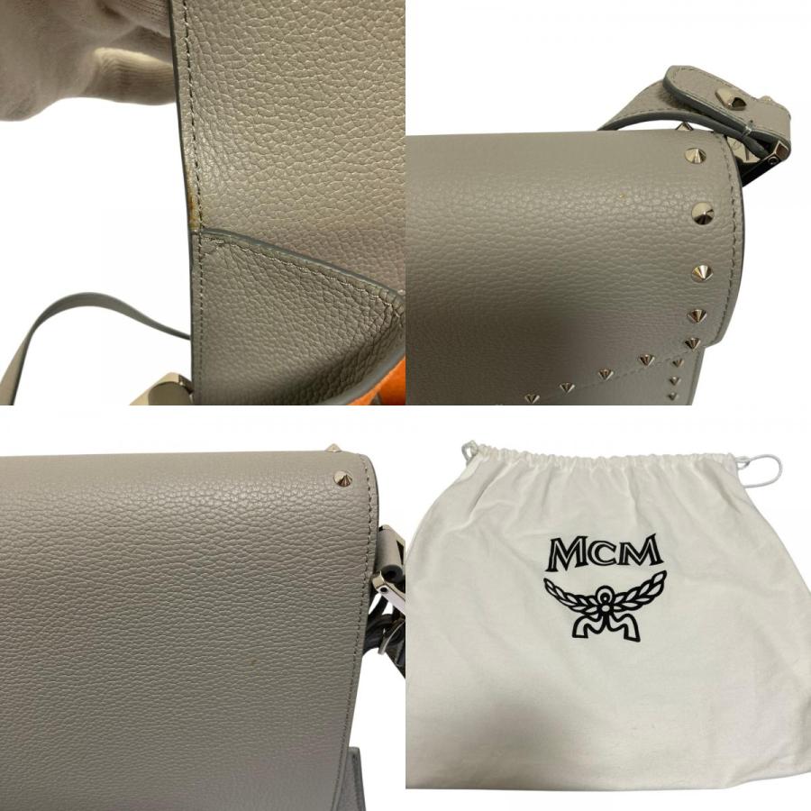 MCM（エムシーエム） 美品 スタッズ レザー ショルダーバッグ グレー 