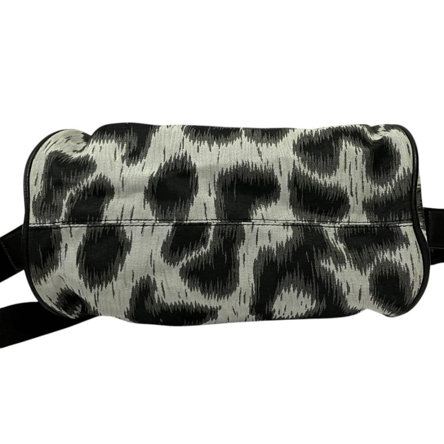 Vivienne Westwood（ヴィヴィアンウエストウッド） 美品 レオパード柄