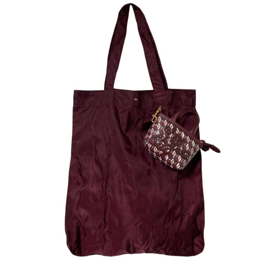 ANYA HINDMARCH（アニヤ・ハインドマーチ） 新品同様 I AM A Plastic