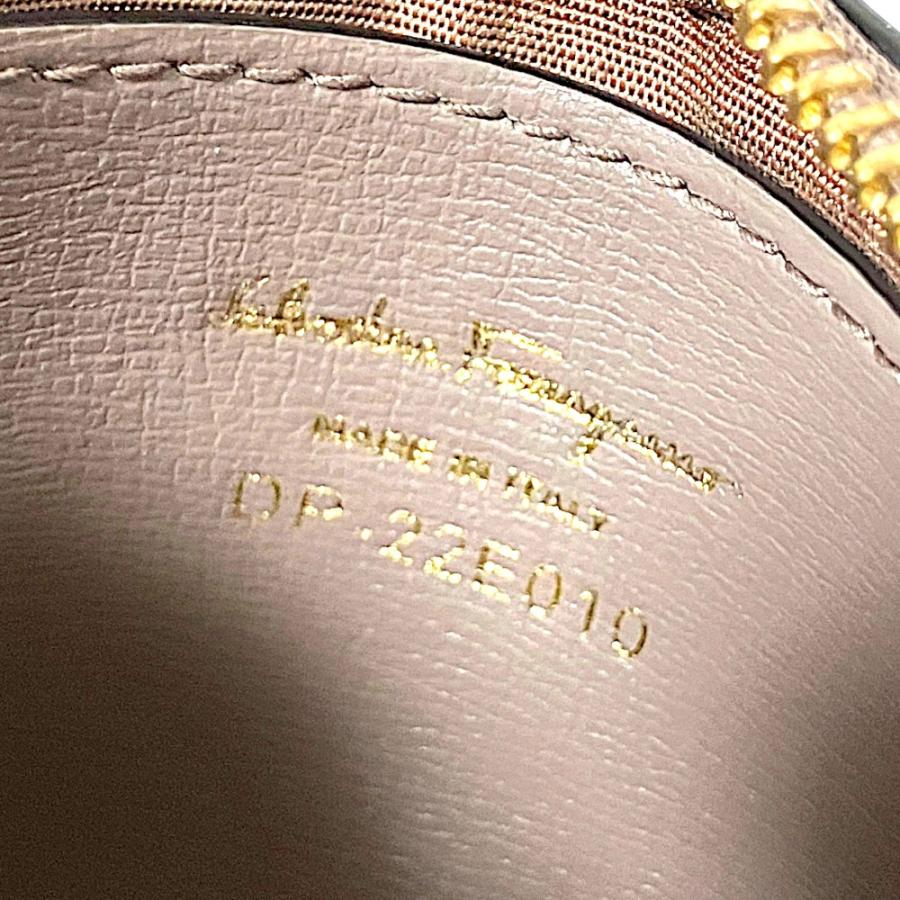 美品 Salvatore Ferragamo サルヴァトーレフェラガモ ヴァラリボン