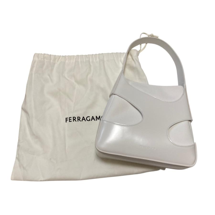 本日削除！GW価格！レア！かなりお得！フェラガモ　キャンバスレザー　ハンドバッグ 新品同様 FERRAGAMO フェラガモ キャンバス×レザー カットアウト