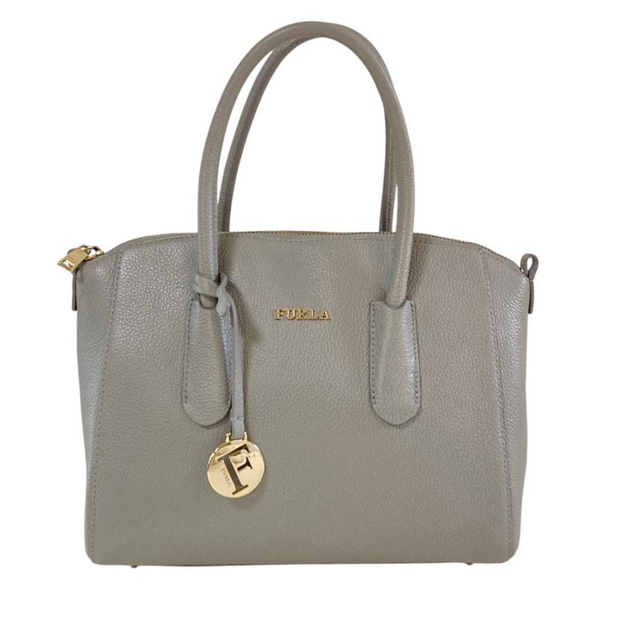 【新品同様】FURLA フルラ 型押しレザー トートバッグ ブラック チャーム FURLA（フルラ） 美品 ロゴチャーム レザー 2WAY ショルダーバッグ