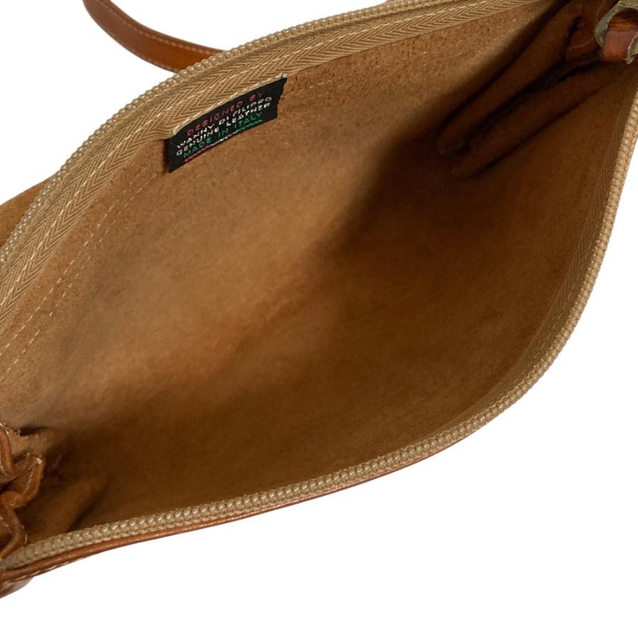IL BISONTE（イルビゾンテ） 良品 エンボスロゴ レザー ショルダー 