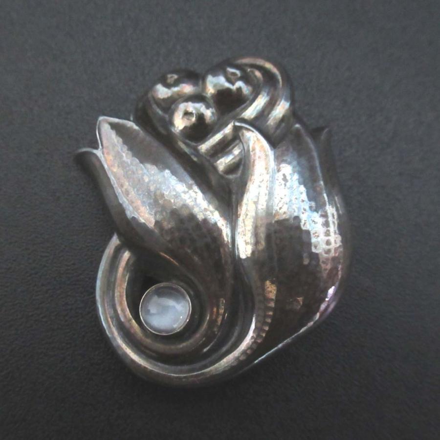 美品   ジョージジェンセン ムーンストーン ブローチ 100C 925S シルバー レディース 古着 中古 USED Georg Jensen（ジョージ ジェンセン） 美品 ムーンストーン ブローチ