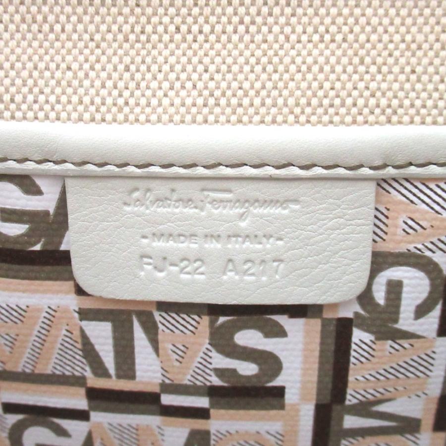 美品 Salvatore Ferragamo サルヴァトーレフェラガモ ロゴ総柄 PVC フラップ ワンショルダーバッグ マルチカラー レディース 古着 中古 USED 美品 Salvatore Ferragamo サルヴァトーレフェラガモ ロゴ総柄 PVC