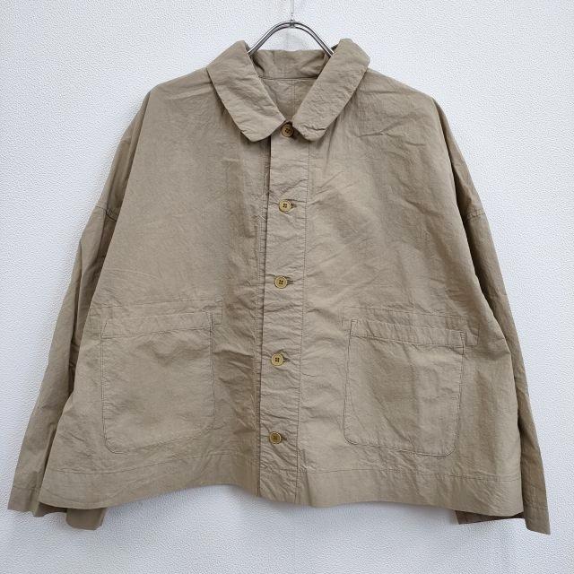 ネストローブ”ラミーギャザーショートブルゾン・ベージュ