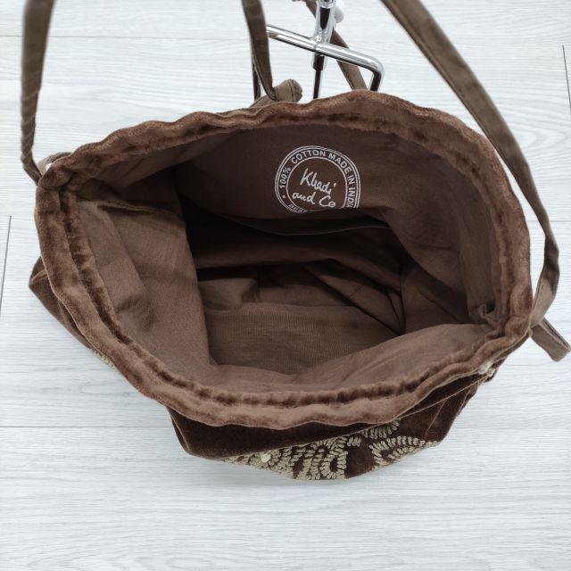 Khadi and Co ベロア 巾着 刺繍 巾着バッグ ブラウン カディ アンド 