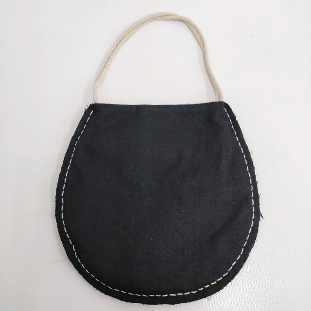 Khadi and Co ウールフェルト手刺繍丸型バッグ 定価29700円 トートバッグ ブラック ホワイト カディ アンド コー 4-1011T 248603_1