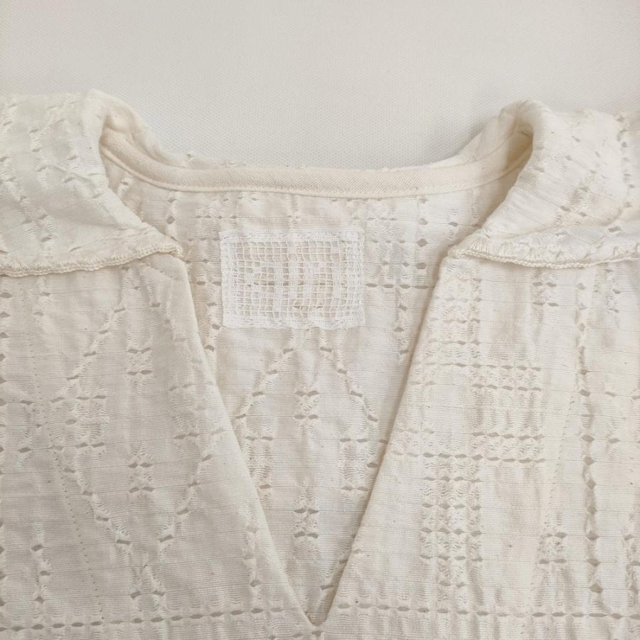 qiri ギャザースリーブブラウス 定価28600円 63-01-BL-006-24-2 刺繍