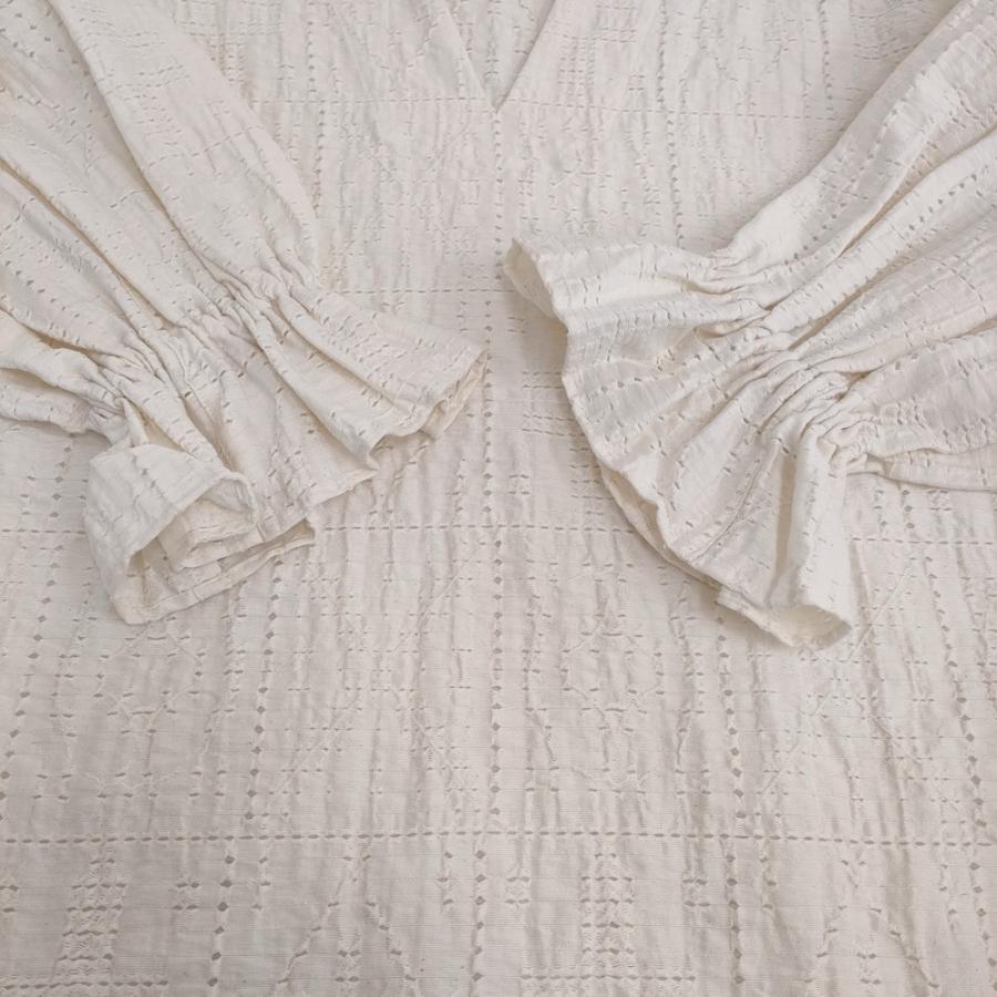 qiri ギャザースリーブブラウス 定価28600円 63-01-BL-006-24-2 刺繍  
