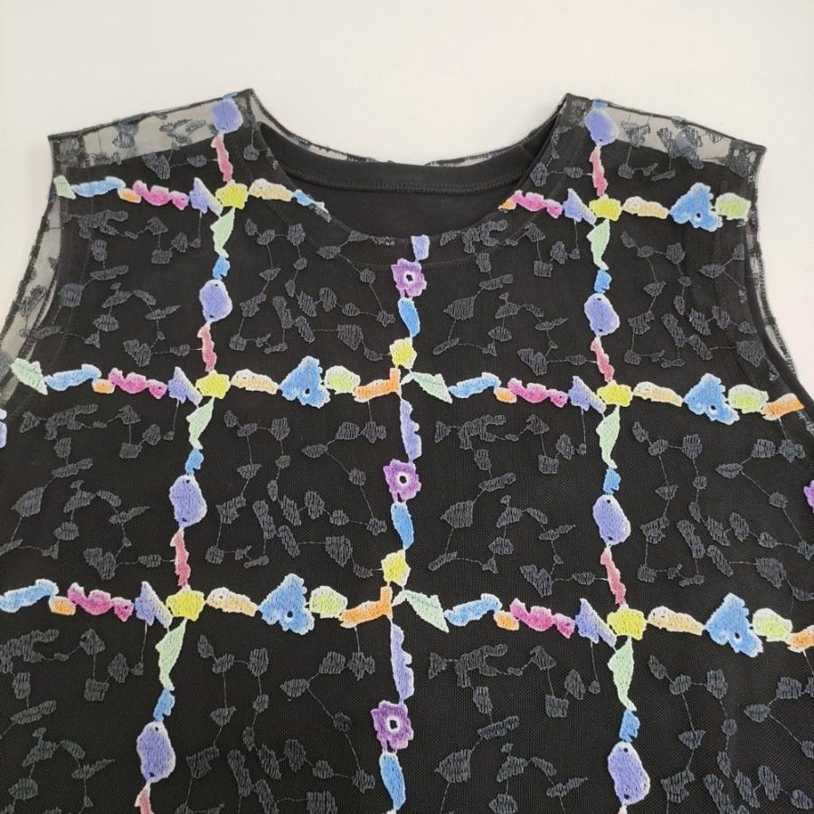 【美品】 ISSEY MIYAKE HaaT ノースリーブワンピース 刺繍　2 ISSEY MIYAKE（イッセイミヤケ） Haat ISSEY MIYAKE 刺繍 チュール