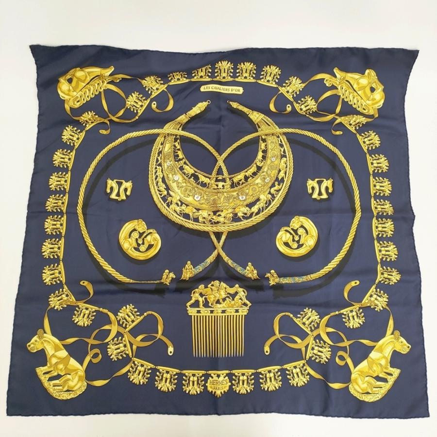 HERMES 黄金の騎士 カレ90 スカーフ　箱付き　エルメス　シルク　ネイビー HERMES（エルメス） カレ90 LES CAVALIERS D'OR 黄金の騎士 大判